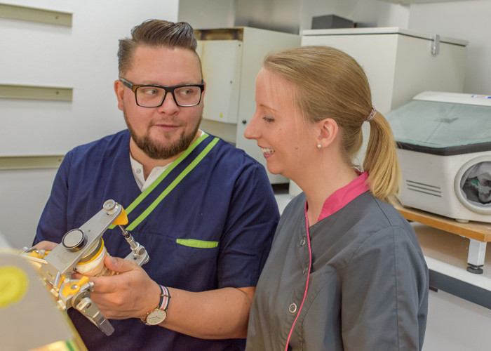 Unser Zahntechnik-Labor in Bremen: Präzision & handwerkliche Perfektion für Ihr strahlendes Lächeln